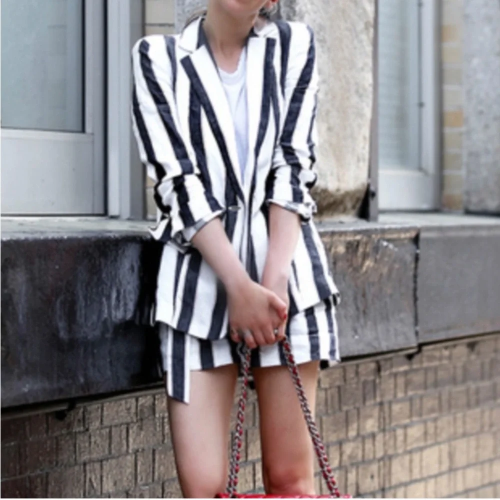 🆕 FRAME Denim Linen Striped Blazer - Picture 2 of 5